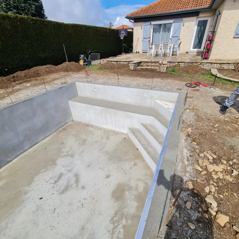 Construction piscine béton dans la Loire (42) 2 construction piscine beton loire 3