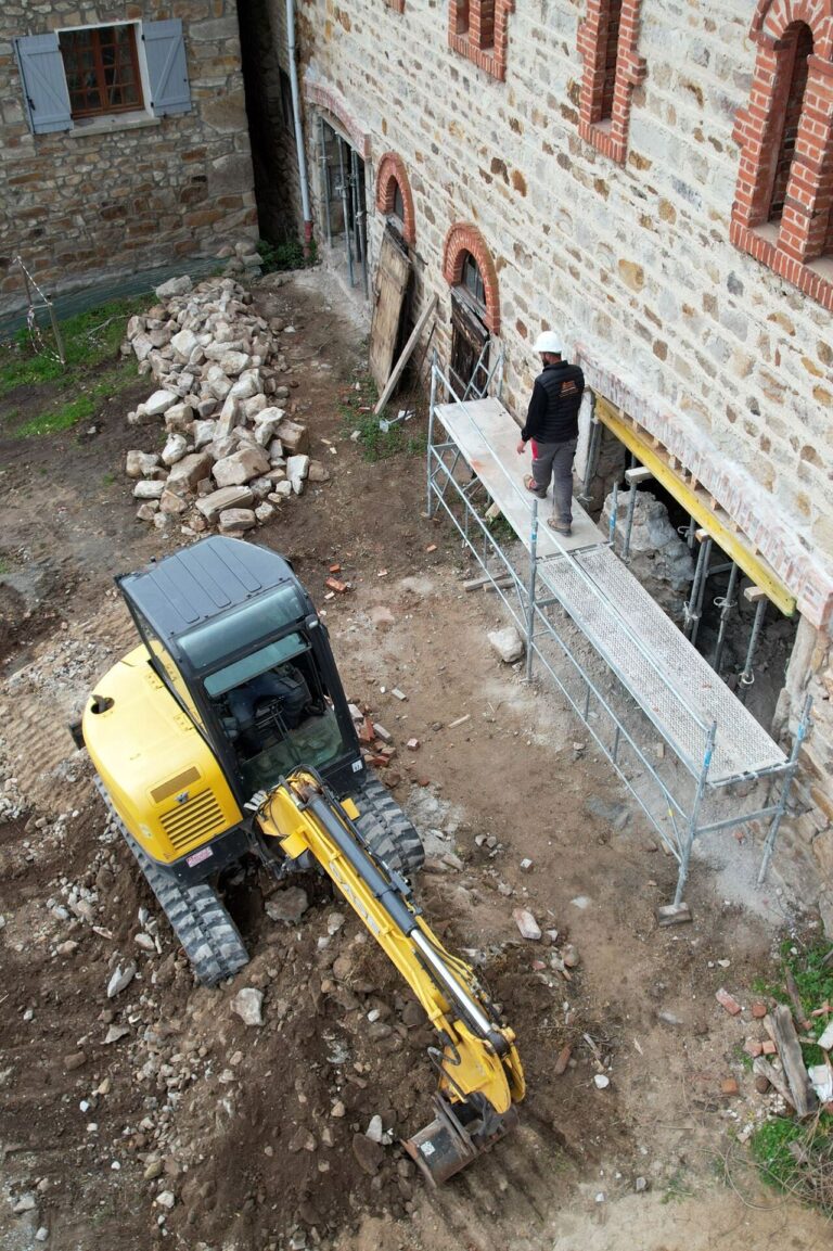 Entreprise de maçonnerie Loire (42) 3 macon 42 prestige concept 126